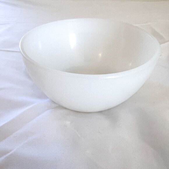 Federal Glass White Mixing Bowl 5” Diameter Milk Glass USA - Perfect!! - Picture 2 of 5